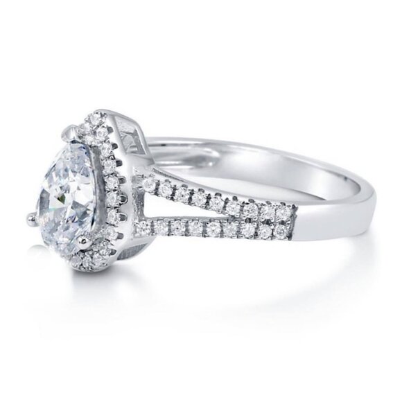 Women's White Zirconia Teardrop/Pear Shaped Cut Ring on a Split Silver Band - Picture 3 of 9